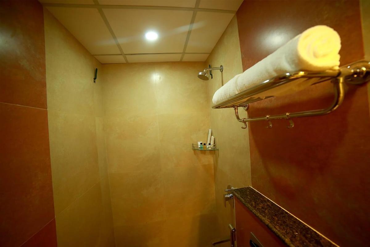 Sapphire Inn Pondicherry Ngoại thất bức ảnh