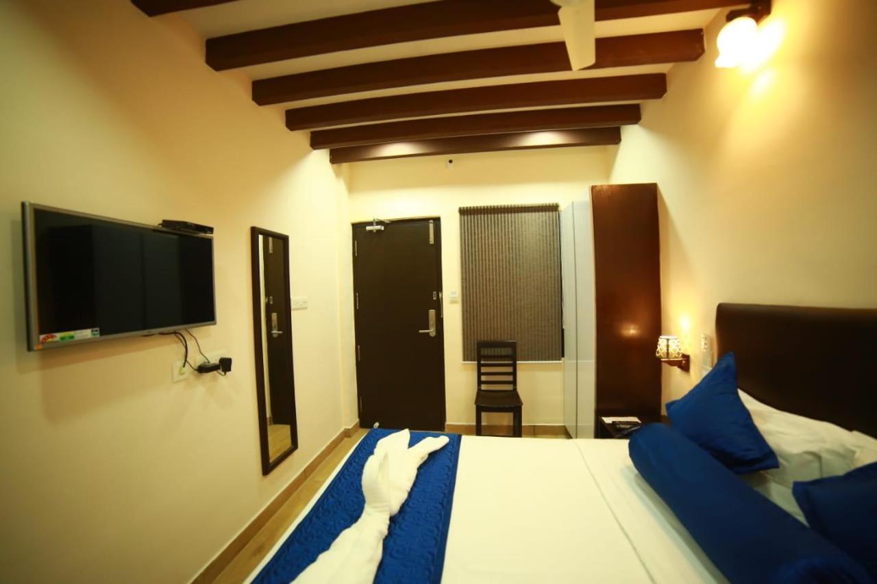 Sapphire Inn Pondicherry Ngoại thất bức ảnh